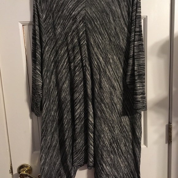 Maternity diagonal striped sweater - Picture 5 of 6